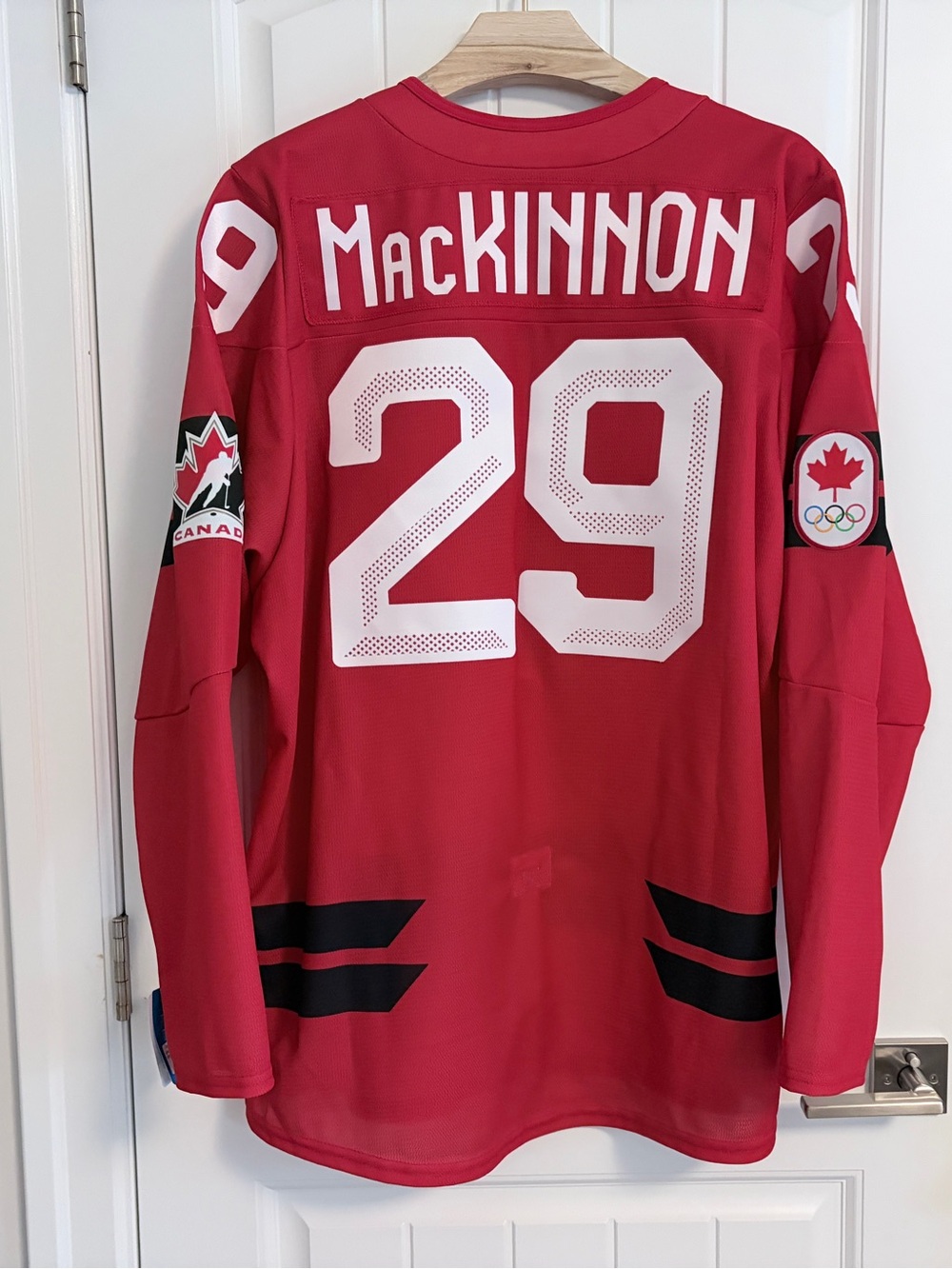 BNWT Authentic Bauer 2026 Olympics Canada Nathan MacKinnon Semi Pro Jersey 54